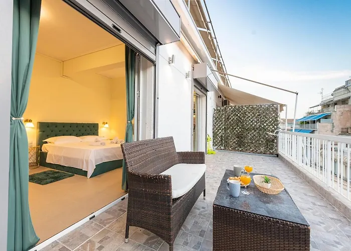 Plaka House
